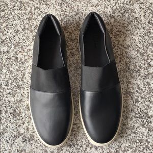 NWT Vince black slip on sneakers sz 13